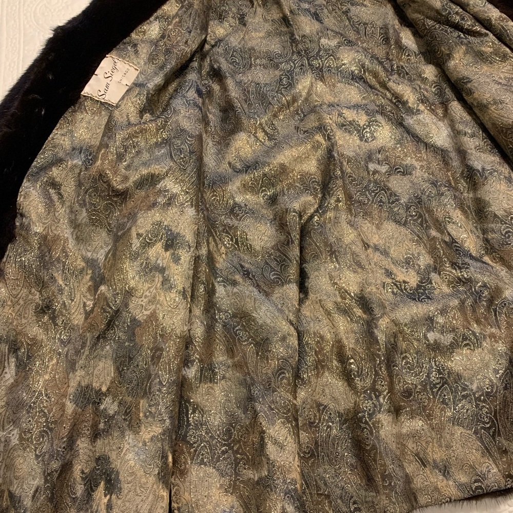 Full Genuine Brown Fur Coat Size 2X - 3X .  By Sam Siegel Chicago - Picture 3 of 11